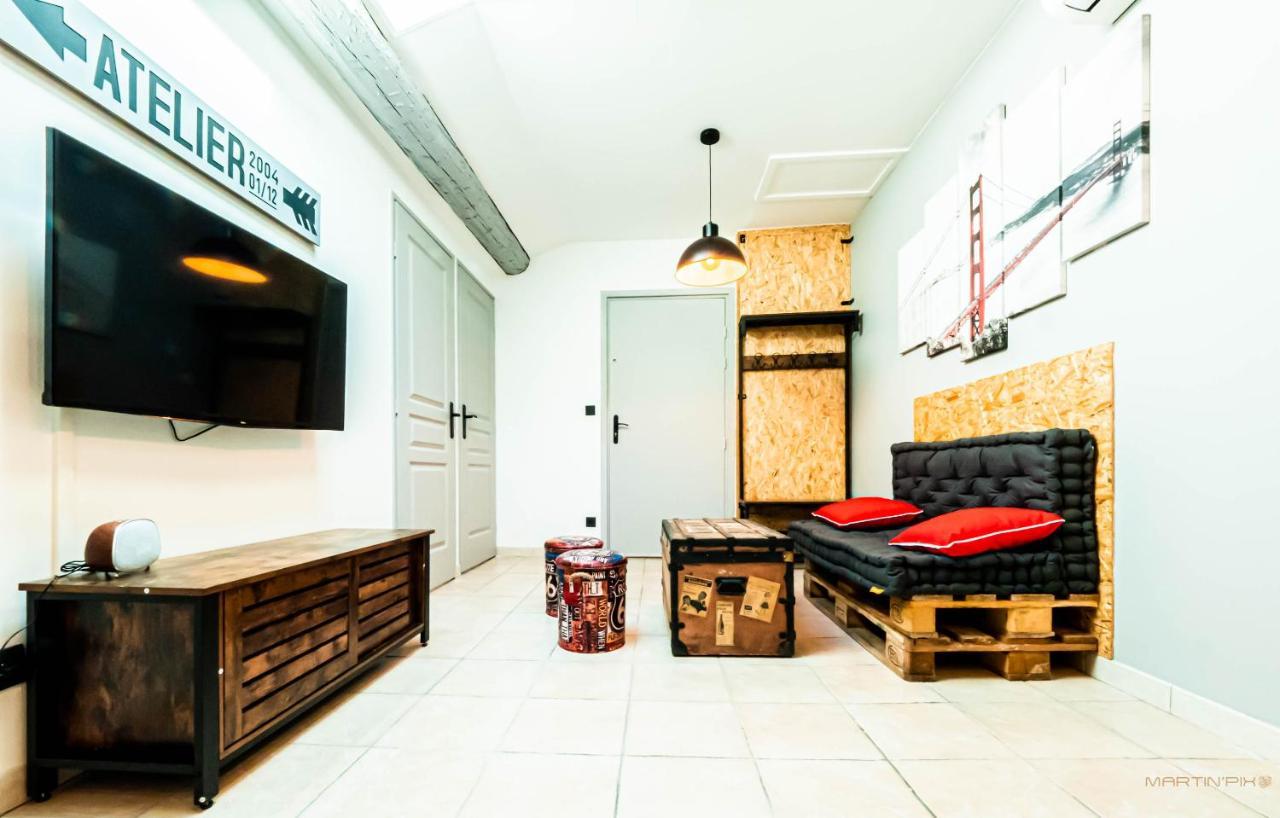 Centre Historique - Free Parking - Self Checkin - Wifi - Industriel - Sleepntripbeziers Apartment Luaran gambar