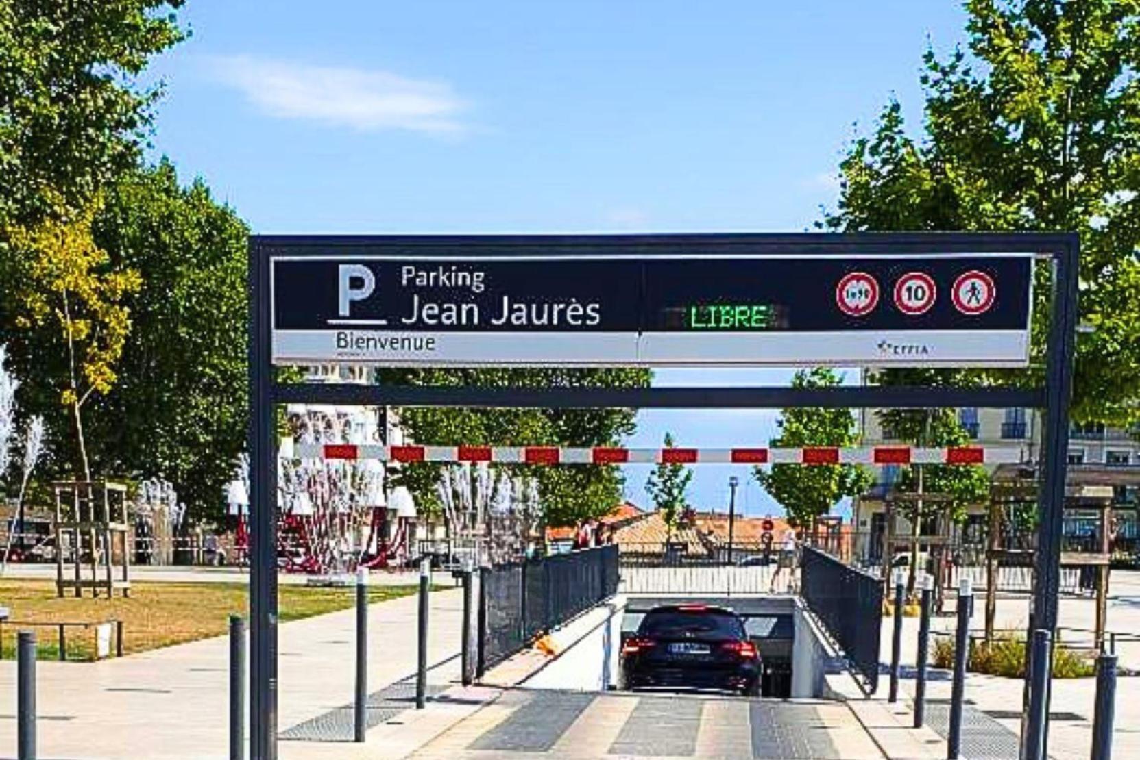 Centre Historique - Free Parking - Self Checkin - Wifi - Industriel - Sleepntripbeziers Apartment Luaran gambar