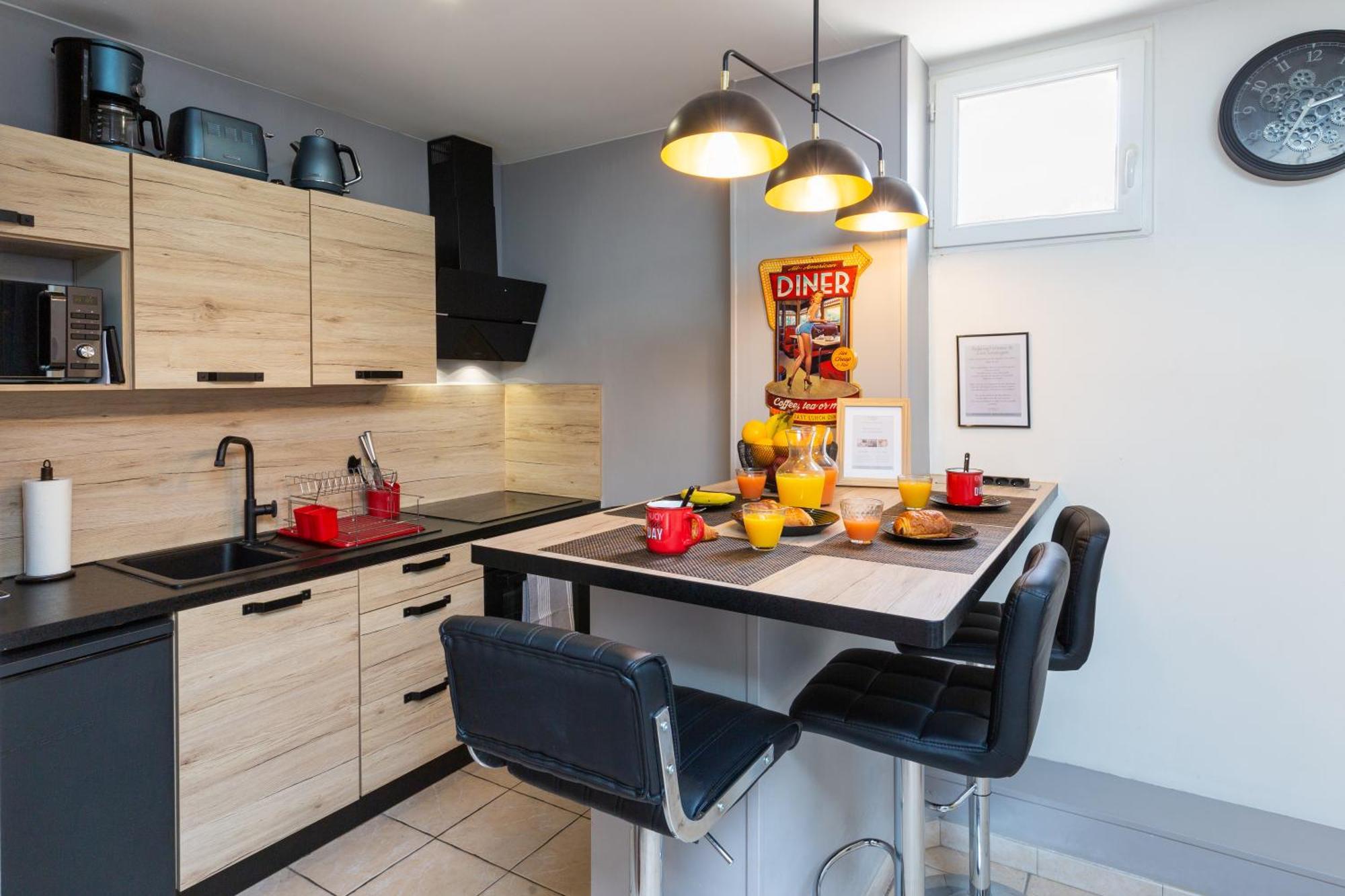 Centre Historique - Free Parking - Self Checkin - Wifi - Industriel - Sleepntripbeziers Apartment Luaran gambar